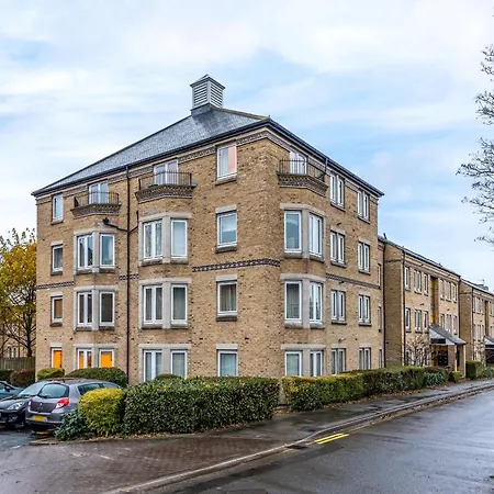 Modern Smart Open Plan Living With Free Parking Apartment York
