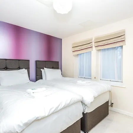 Modern Smart Open Plan Living With Free Parking Apartment