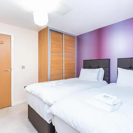 Apartment Modern Smart Open Plan Living With Free Parking