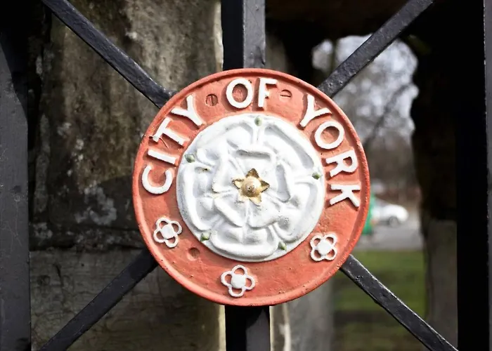 2 Neptune House Beautiful Modern With Parking Pass The Keys York