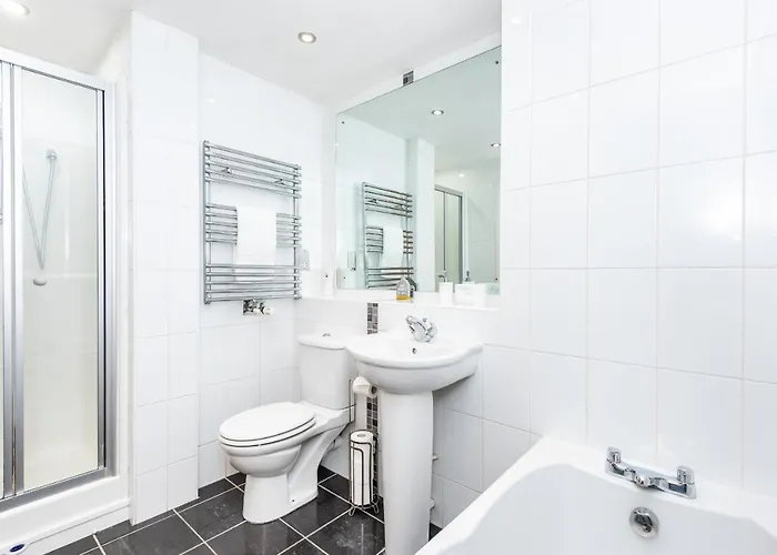 2 Neptune House Beautiful Modern With Parking Pass The Keys Apartament *