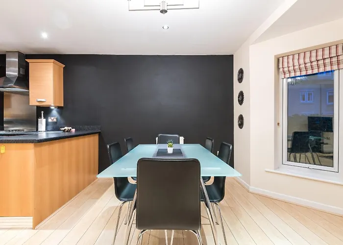 2 Neptune House Beautiful Modern With Parking Pass The Keys York